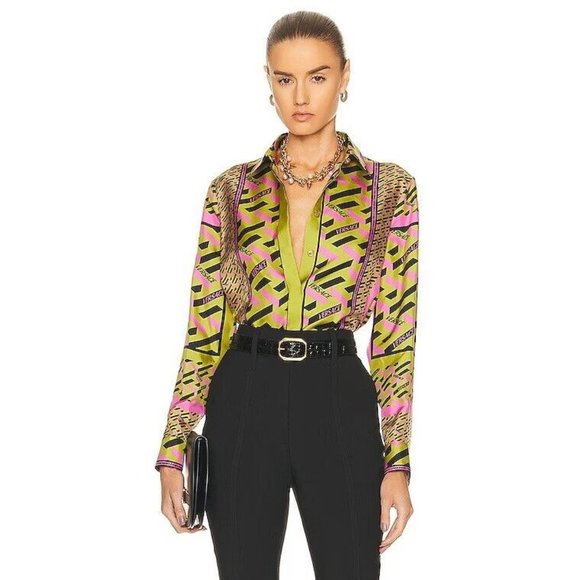 VERSACE ハーフ VIP価格 送料無料 VERSACE(ヴェルサーチェ) ハーフ・ショートパンツ(メンズ